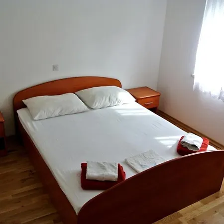 Apartmani Fani * Lumbarda